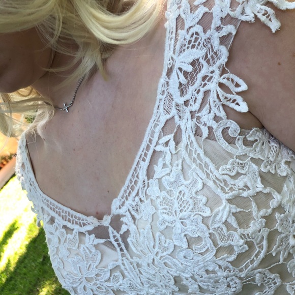 Wedding Dress - Picture 7 of 8